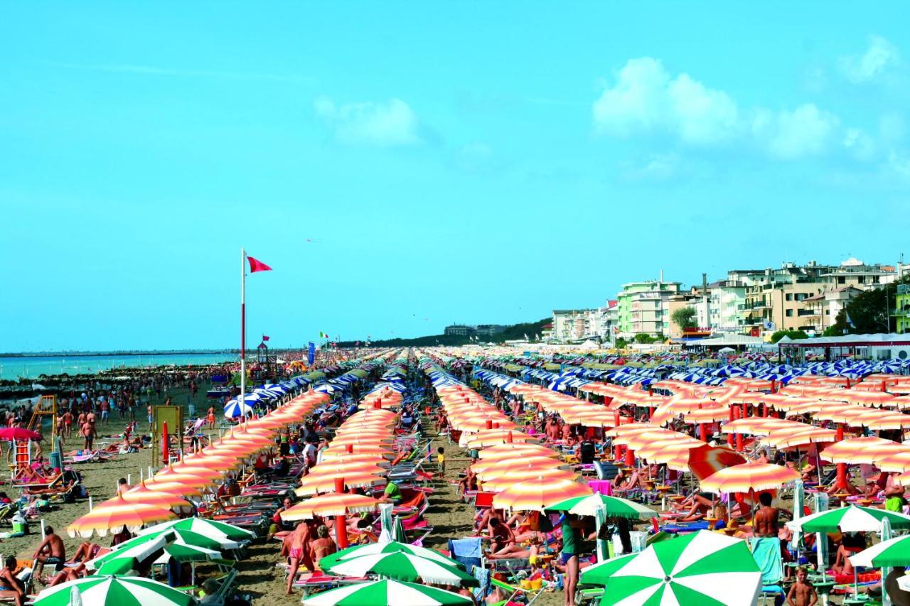 Ca' Mira Apartments Caorle Luaran gambar