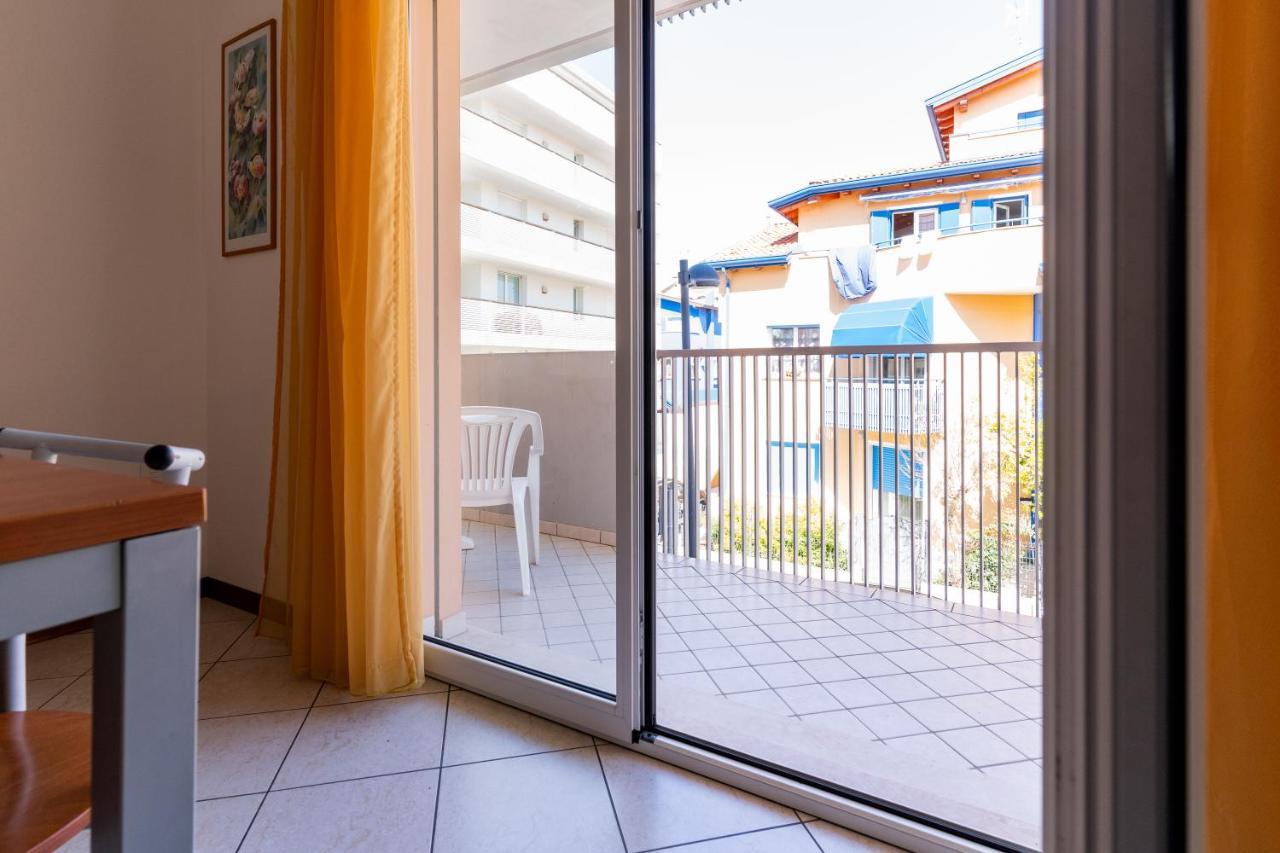 Ca' Mira Apartments Caorle Luaran gambar